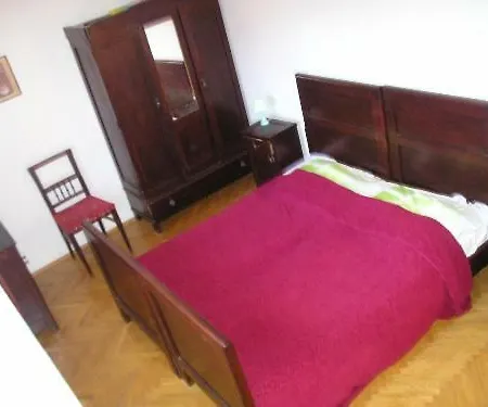 Lupi Apartment *