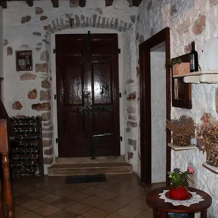 Lupi Apartment *